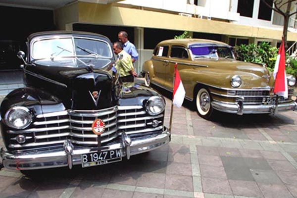   Bung Karno dan Mobil Cadillac. Mobil Mewah di Jamannya