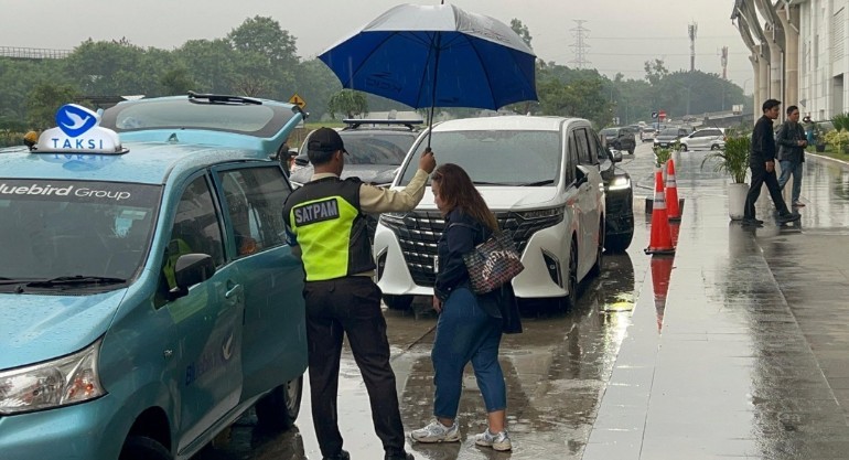   Musim Hujan, KCIC Imbau Penumpang Antisipasi Perjalanan dan Gunakan Moda Alternatif Menuju Stasiun