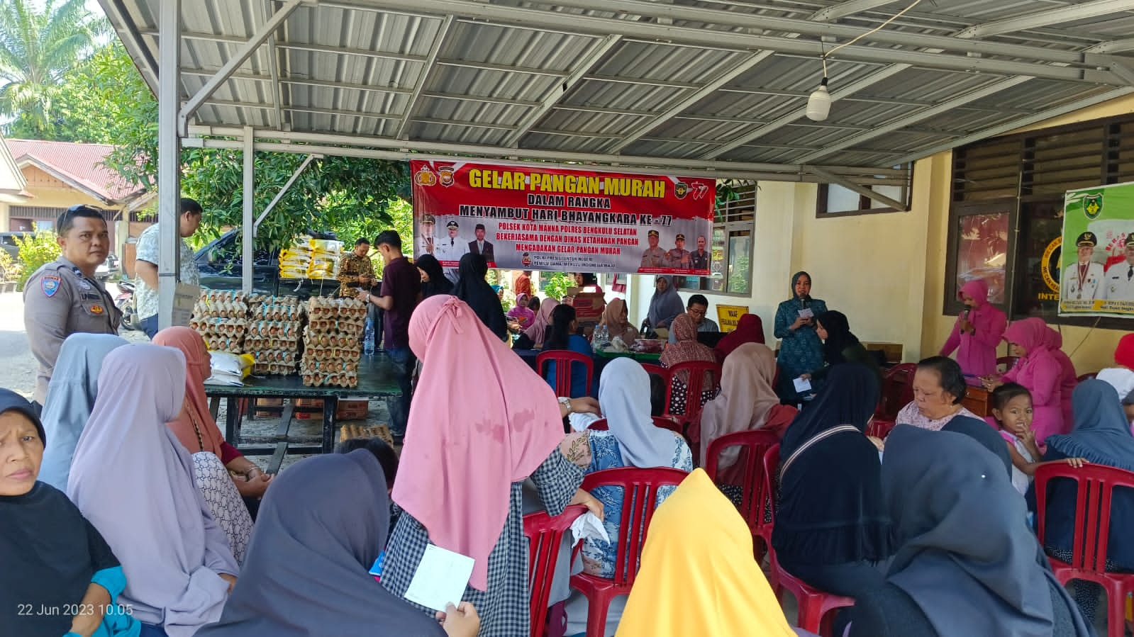  DKP BS Gelar Gerakan Pangan Murah di Lapangan Sekundang Manna