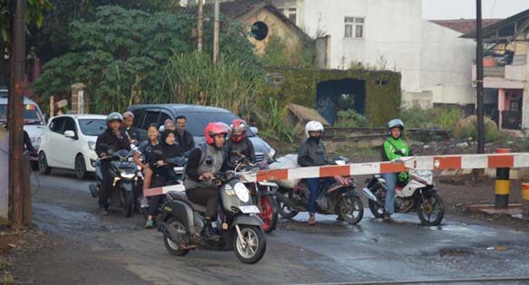 KAI Daop 2 Bandung Ingatkan Keselamatan Perjalanan Kereta Api Adalah Tanggung Jawab Bersama