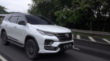 Spesifikasi Toyota Fortuner 2.8 GR Sport 2023 dan Review Lengkap Mobil ini Masih Terlihat Kokoh dan Gagah