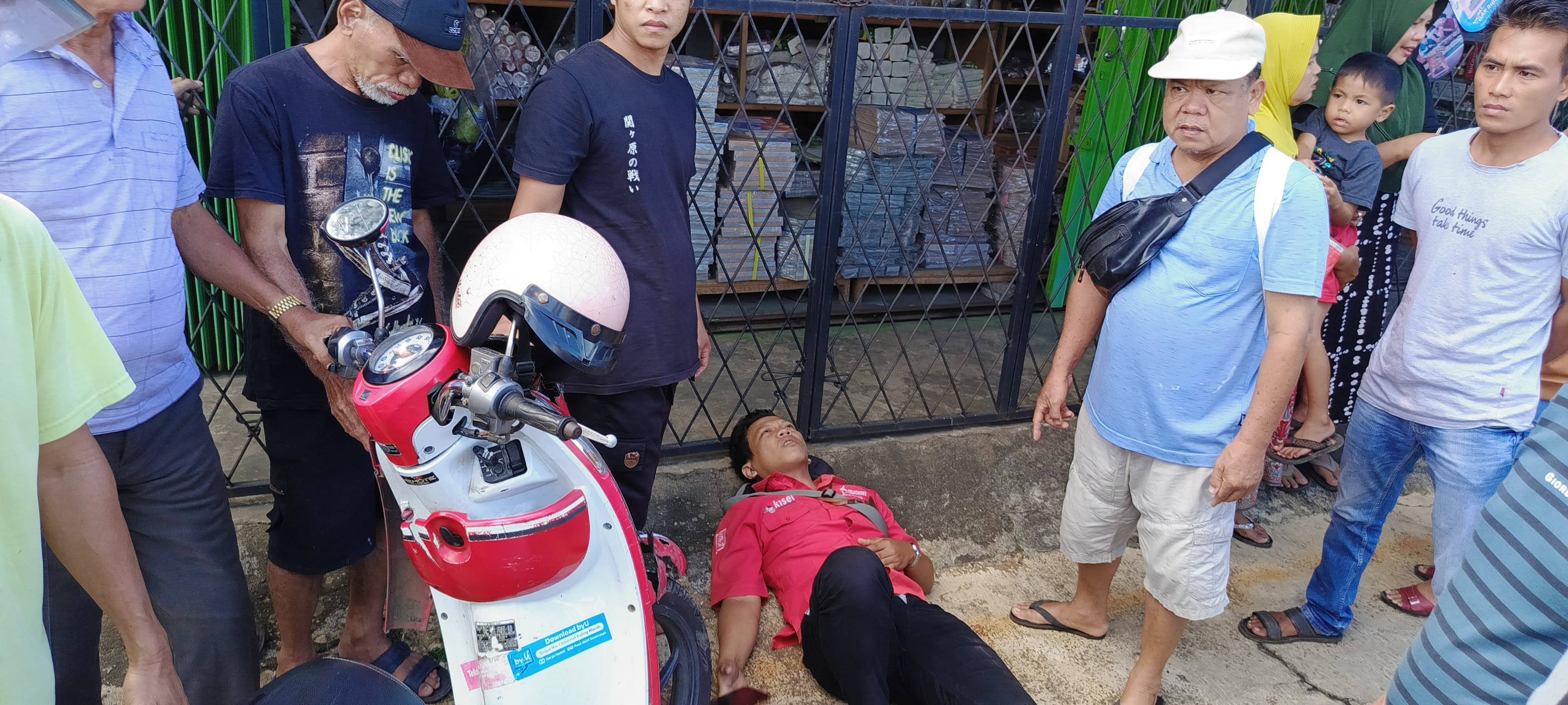  Lakalantas di Depan Masjid Salam BS, Pengendara  Scopy Merah Jadi Korban