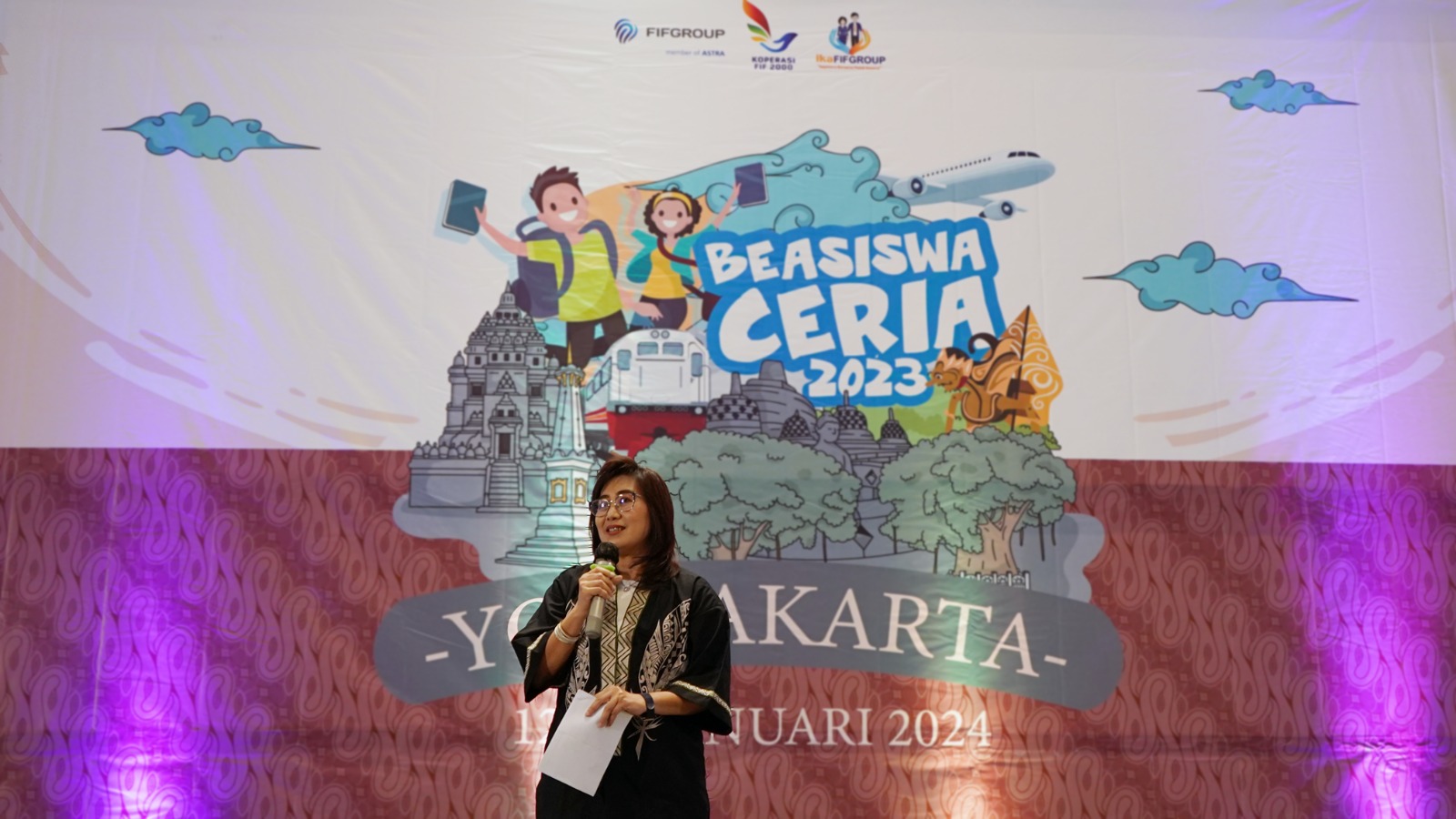    FIFGROUP Bagikan Beasiswa kepada 428 Bagi Anak Karyawan