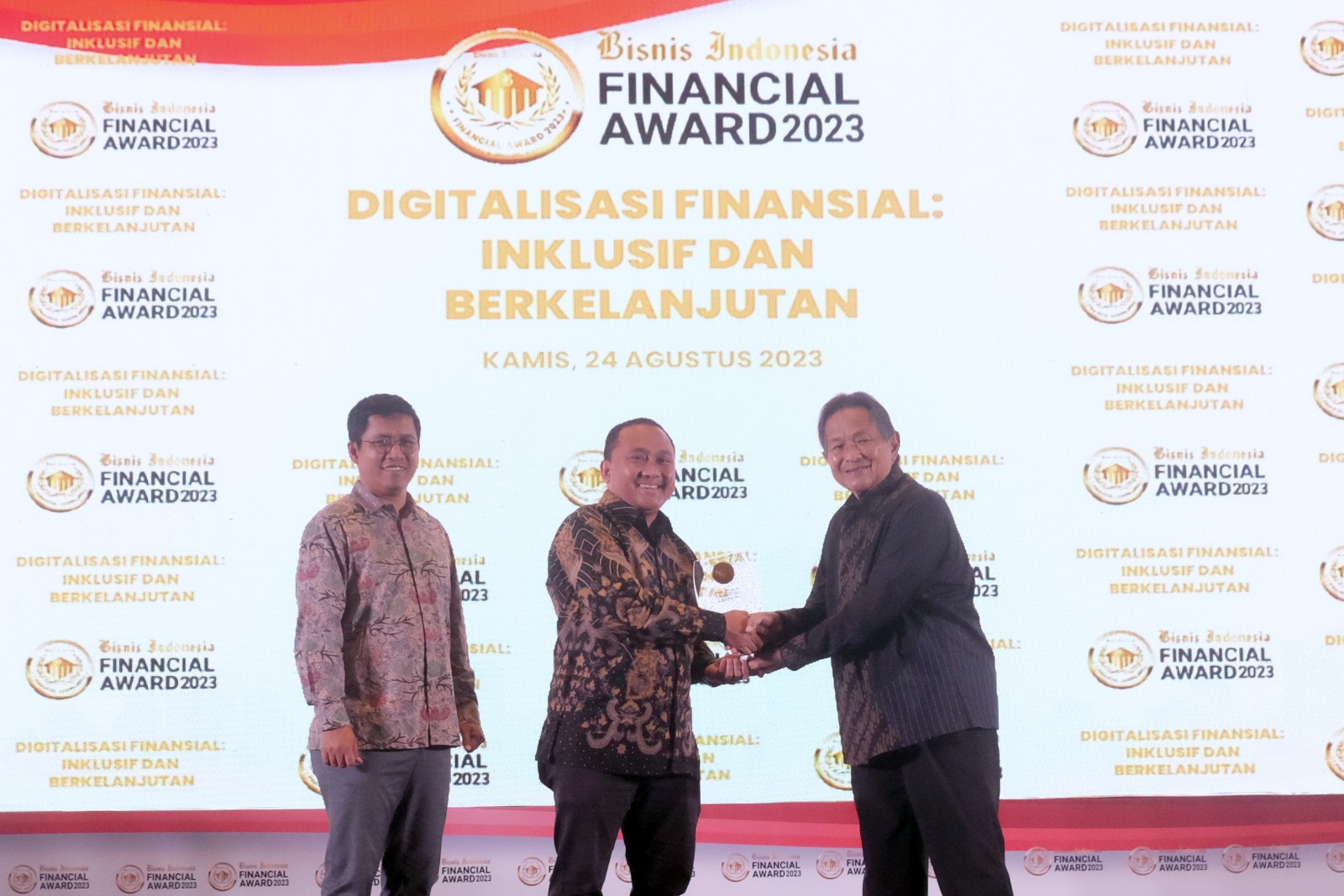  FIFGROUP Raih Dua Penghargaan, The Most Efficient & The Best Performance Multifinance 2023 