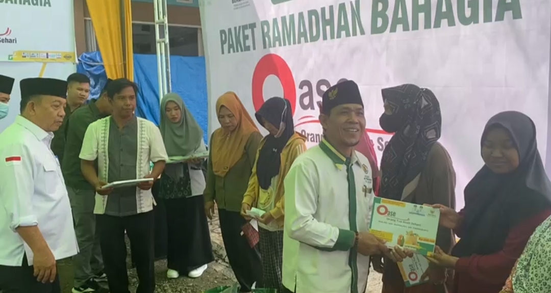  BAZNAS Seluma Salurkan Voucher Sembako  Kepada Mustahiq