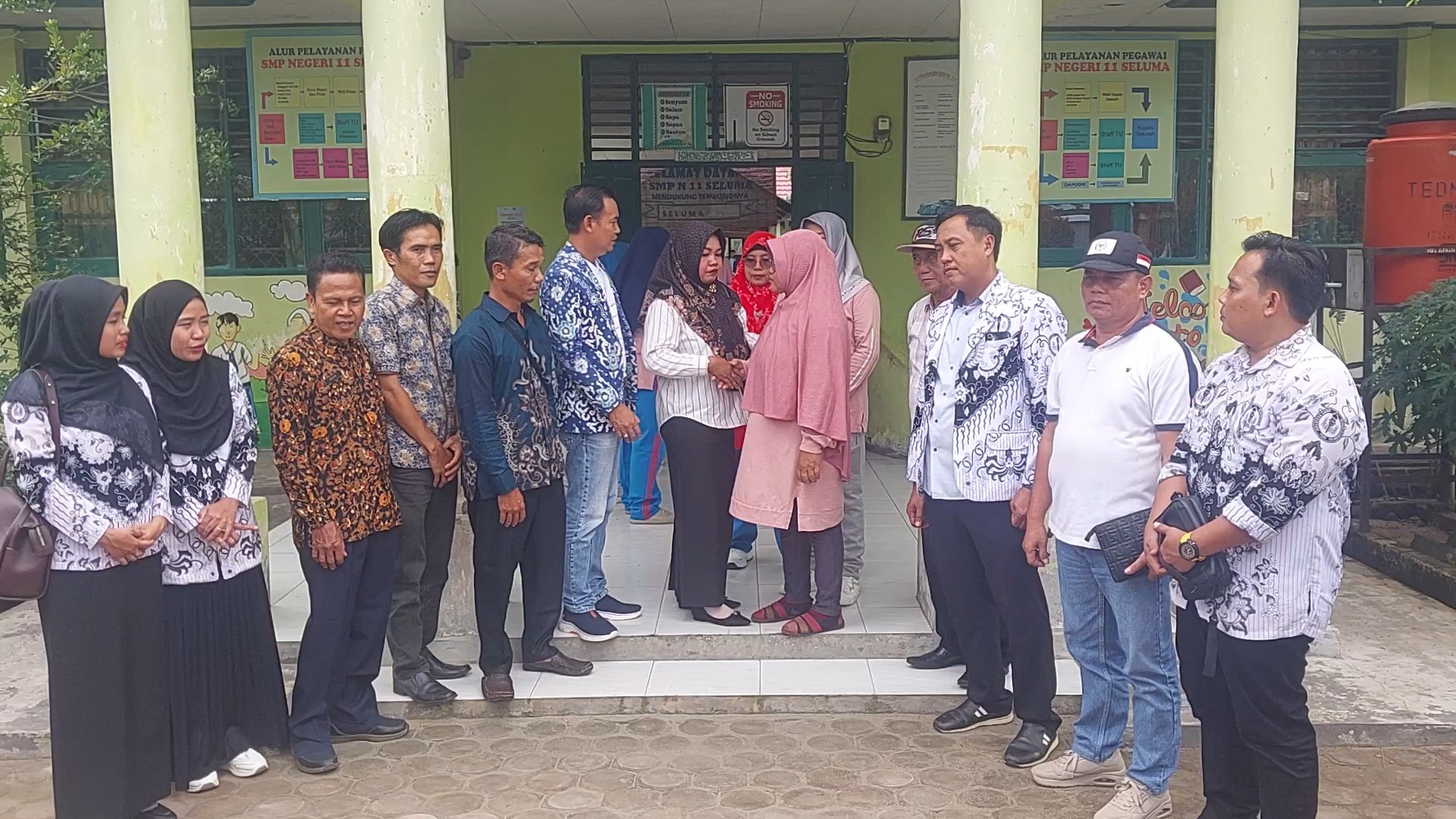   Mediasi Dugaan Penahanan Raport di SMPN 11 Seluma Berlangsung Tegang