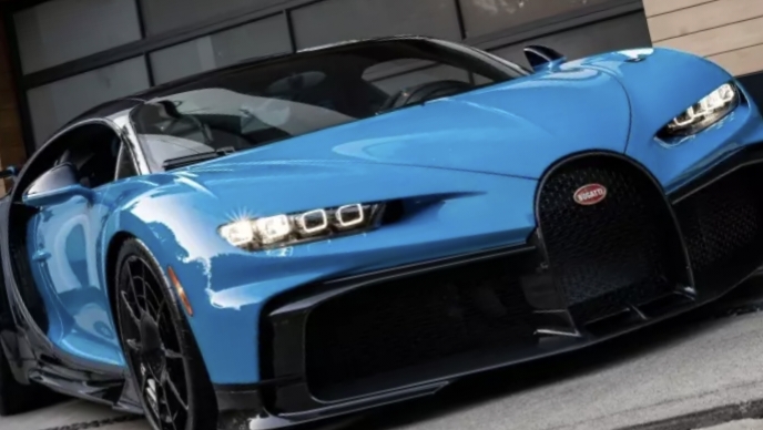 Bugatti Chiron Menggabungkan Kecepatan Tinggi dengan Teknologi Canggih