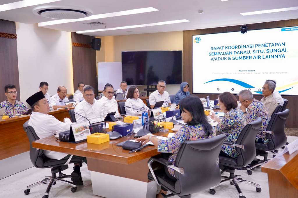 Bahas Penertiban Sempadan Sungai, Menteri Nusron : Langkah Pertama Tertibkan Bangunan Diatas Sempadan Sungai