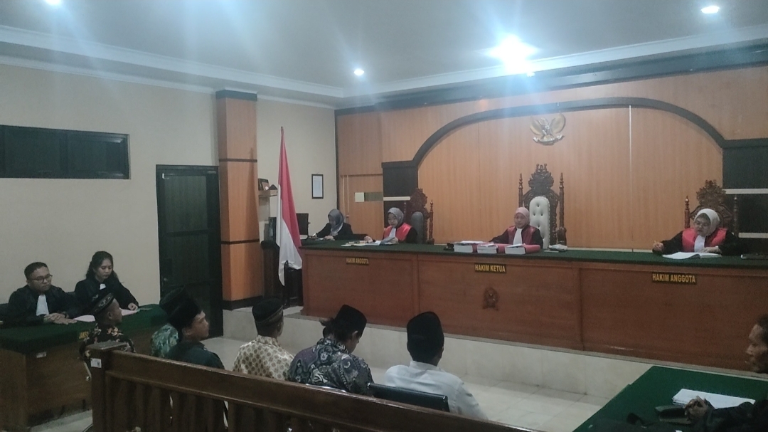 7 Terdakwa Penyegelan Kantor Desa Dusun Baru Seluma, Dituntut 8 Bulan Penjara