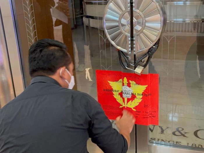 Menkeu Dukung Penyegelan Toko Emas Tiffany & Co , yang Ilegal akan Ditutup