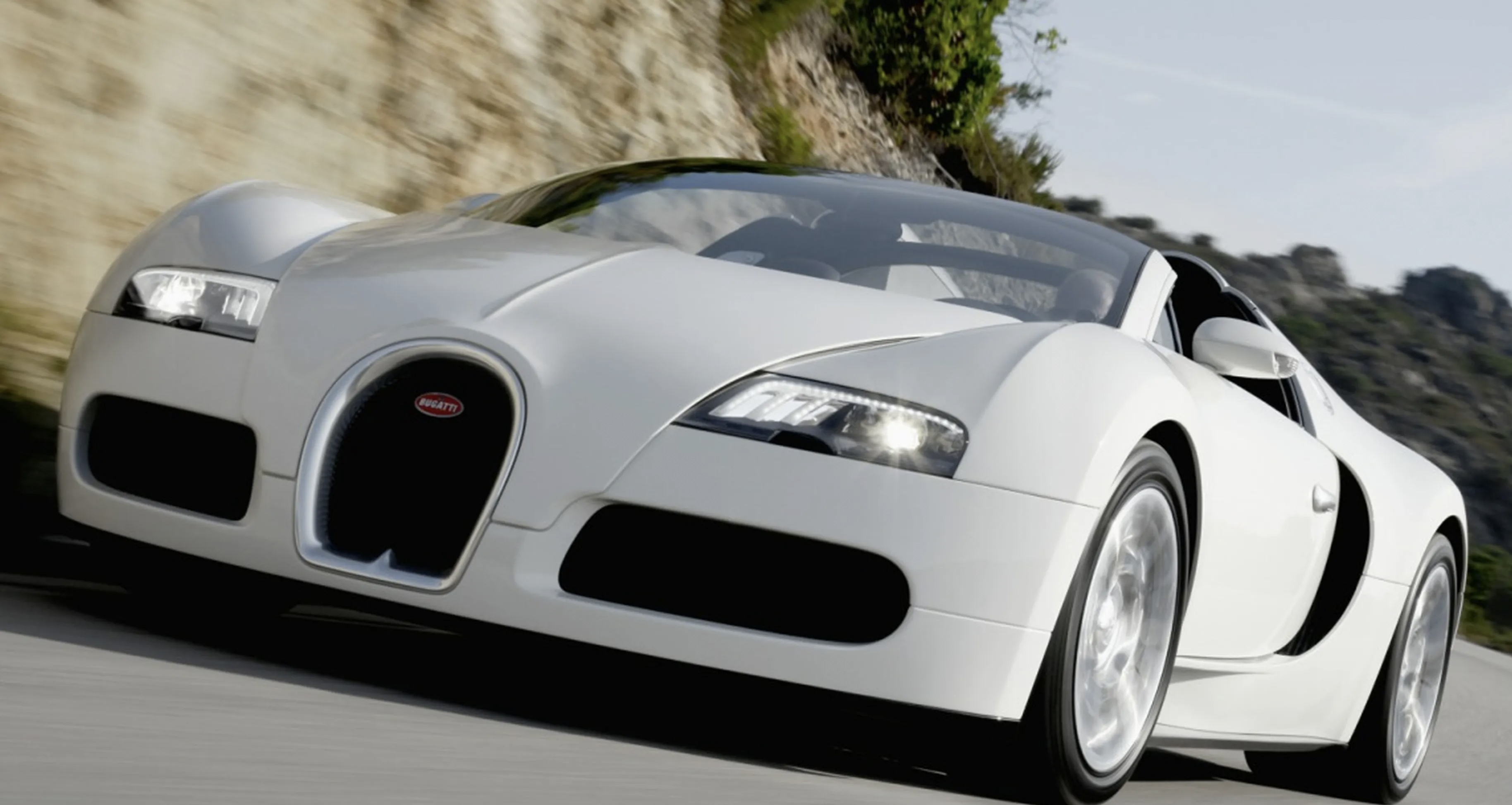 Bugatti Veyron Mobil Sport Terbaru dengan Kombinasi Kecepatan dan Tenaga Tanpa Tanding! 
