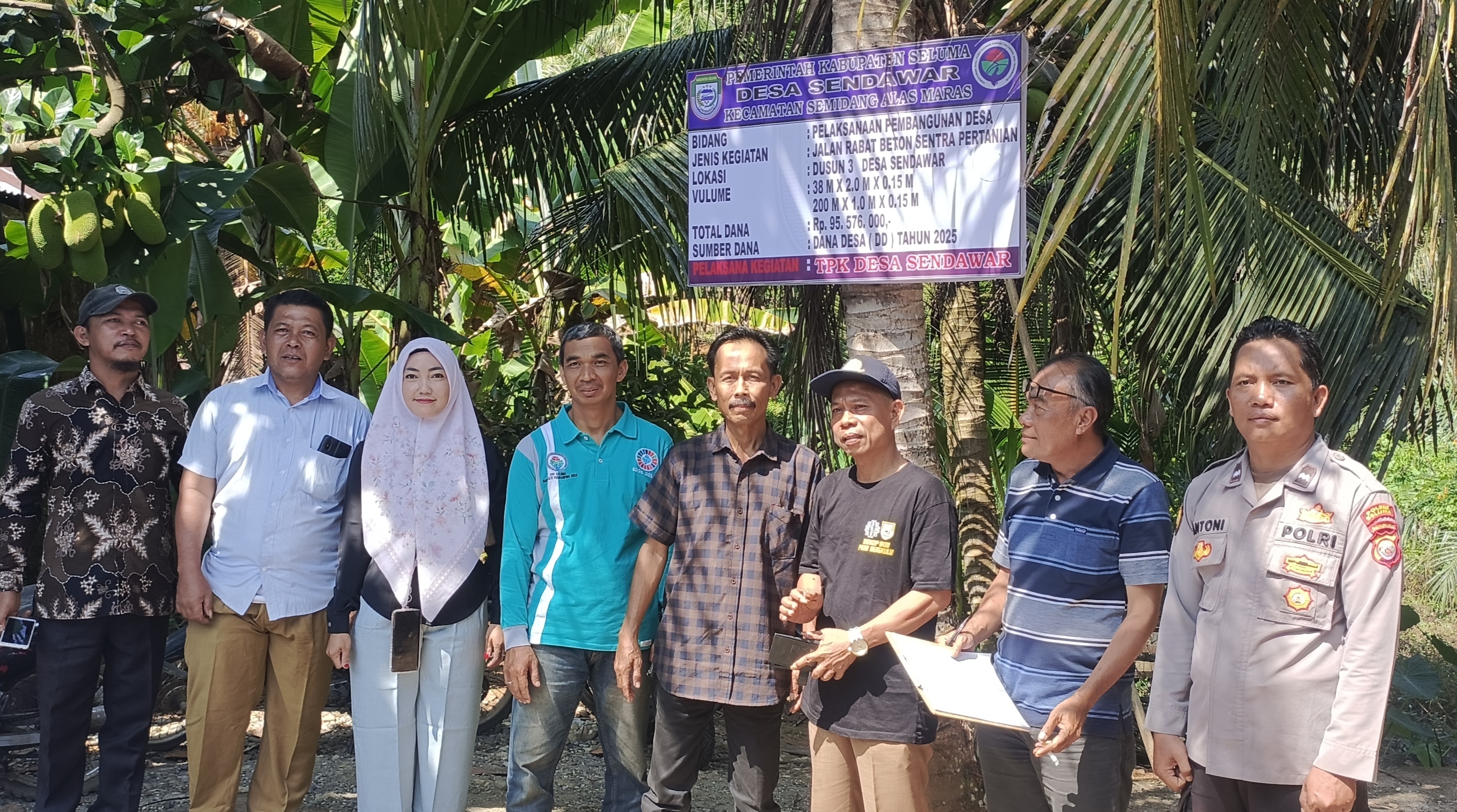 Kecamatan SAM Monev dan Evaluasi Pembangunan Jalan Raba Beton Sentra Pertanian Desa Sendawar
