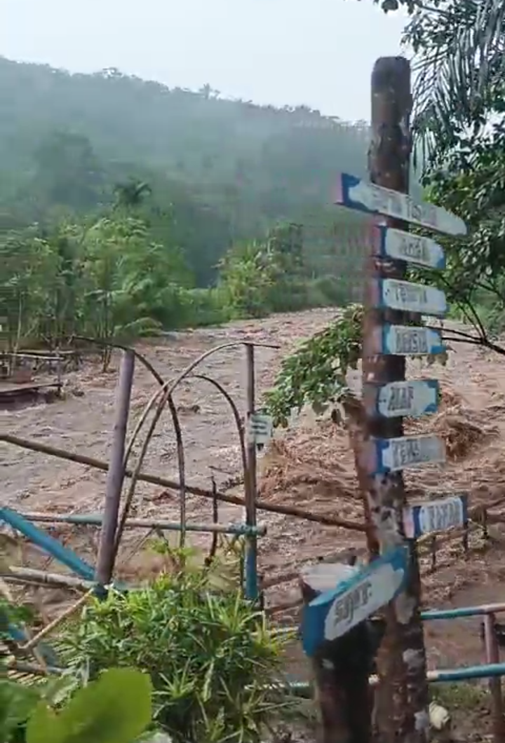  Baru Dibenahi, Wisata Pemandian di Desa Arang Sapat Seluma Diterjang Banjir! Fasilitas Rusak