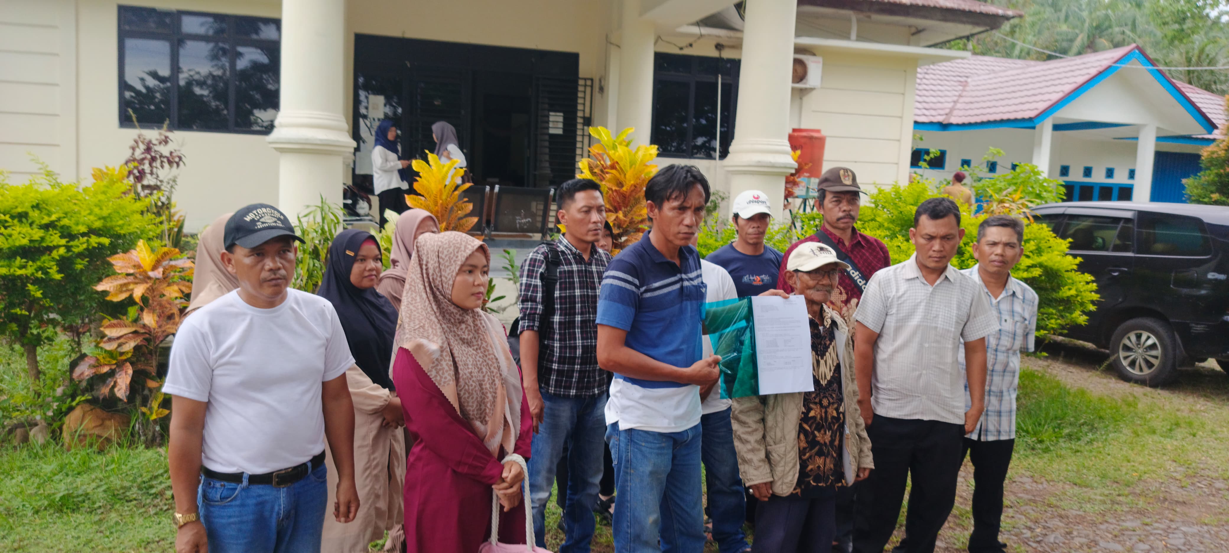  Diberhentikan Sepihak, 30  Pengurus Kelembagaan Desa Kemang Manis Datangi Kantor PMD Seluma