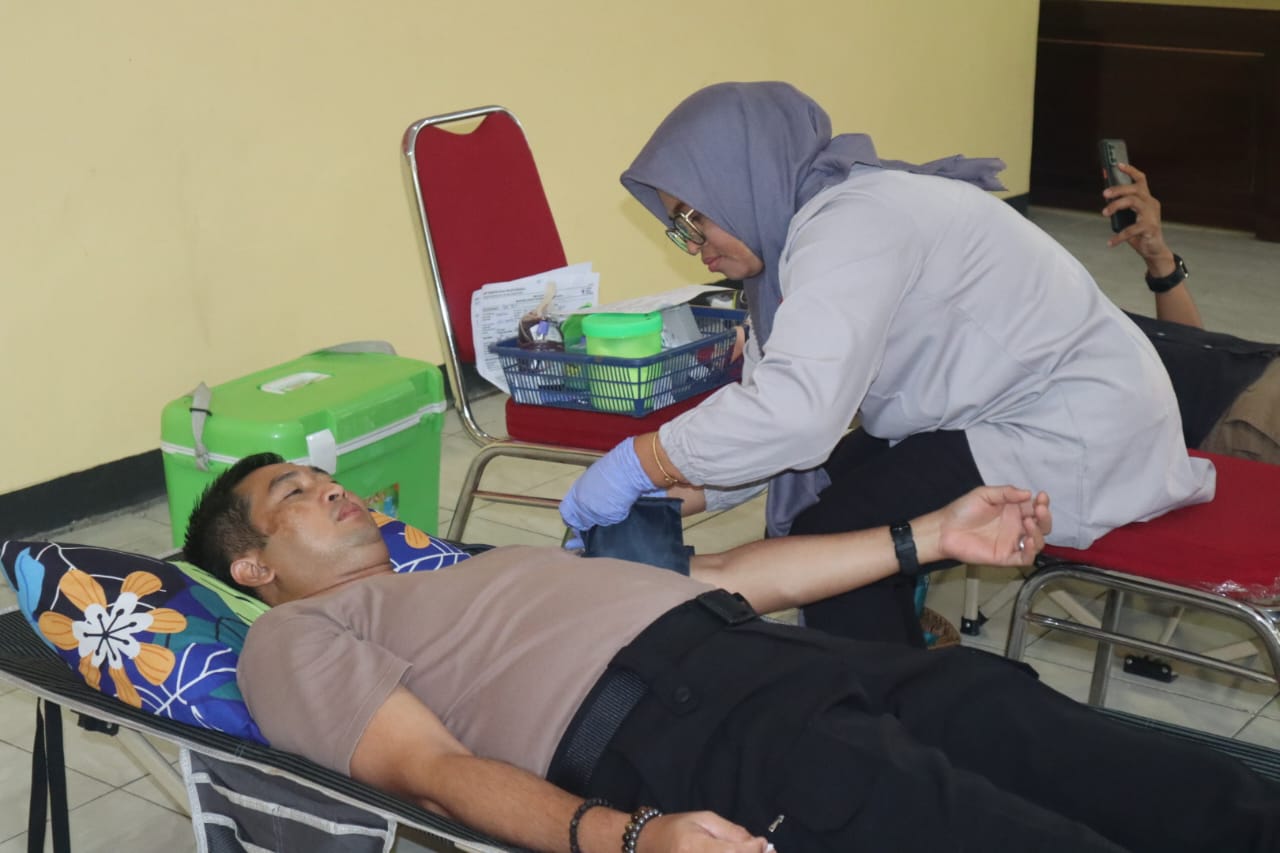  Sambut Hari Bhayangkara Ke-77, Polres Seluma  Donor Darah