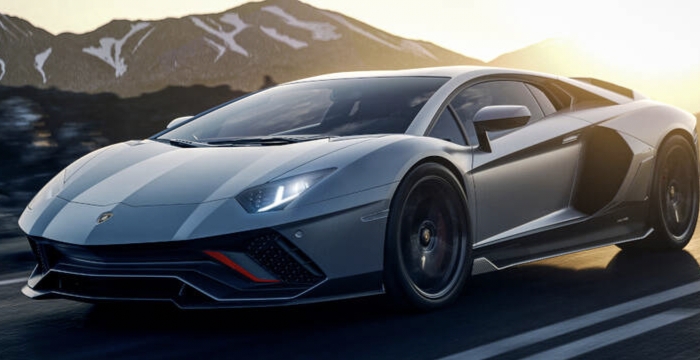 Lamborghini Aventador Mobil Super Cepat Produksi Italia dengan Fitur Teknologi Canggih Populer di Dunia