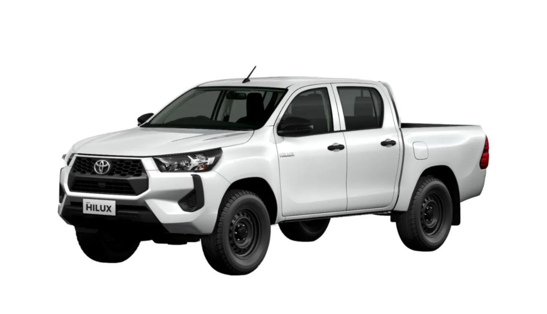 Toyota Hilux Warna Putih Tampil Lebih Gagah Menggoda Hati Para Pengusaha Sukses di Indonesia