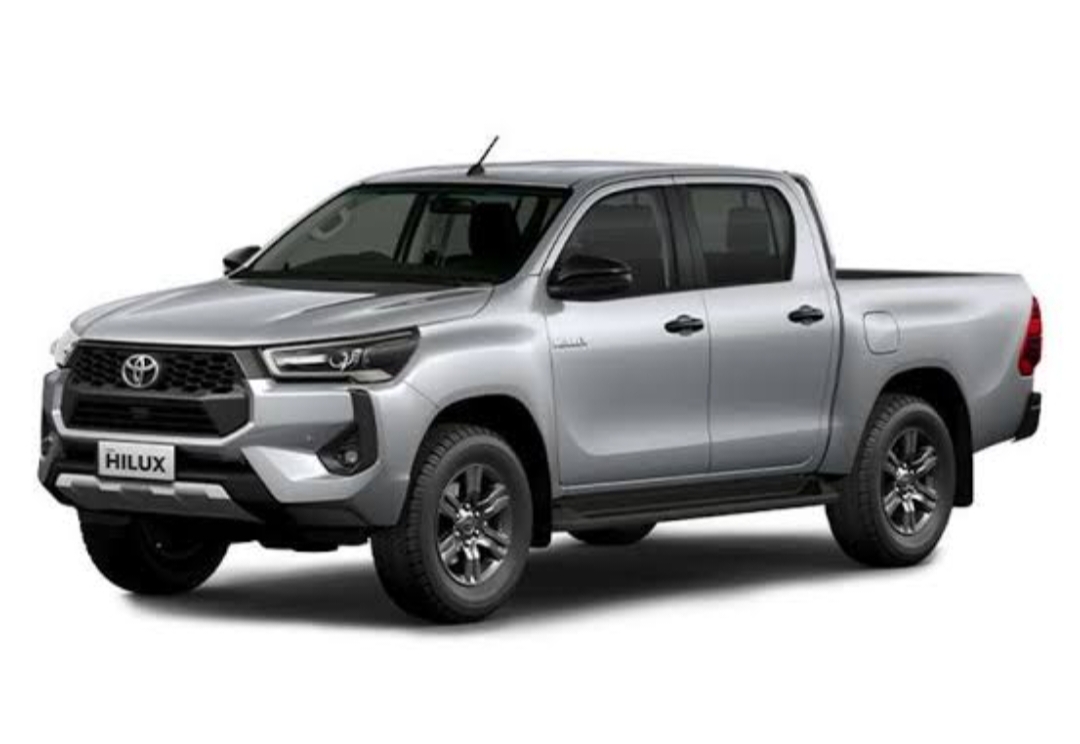 Toyota New Hilux Double Cabin E DSL 4x4 2.4: Mobil Tangguh dengan Desain Tinggi dan Fitur Canggih