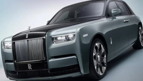 Rolls-Royce Phantom Mobil Super Sport, Gabungan Kecepatan Tinggi dan Fitur Sistem Penggerak Otomatis
