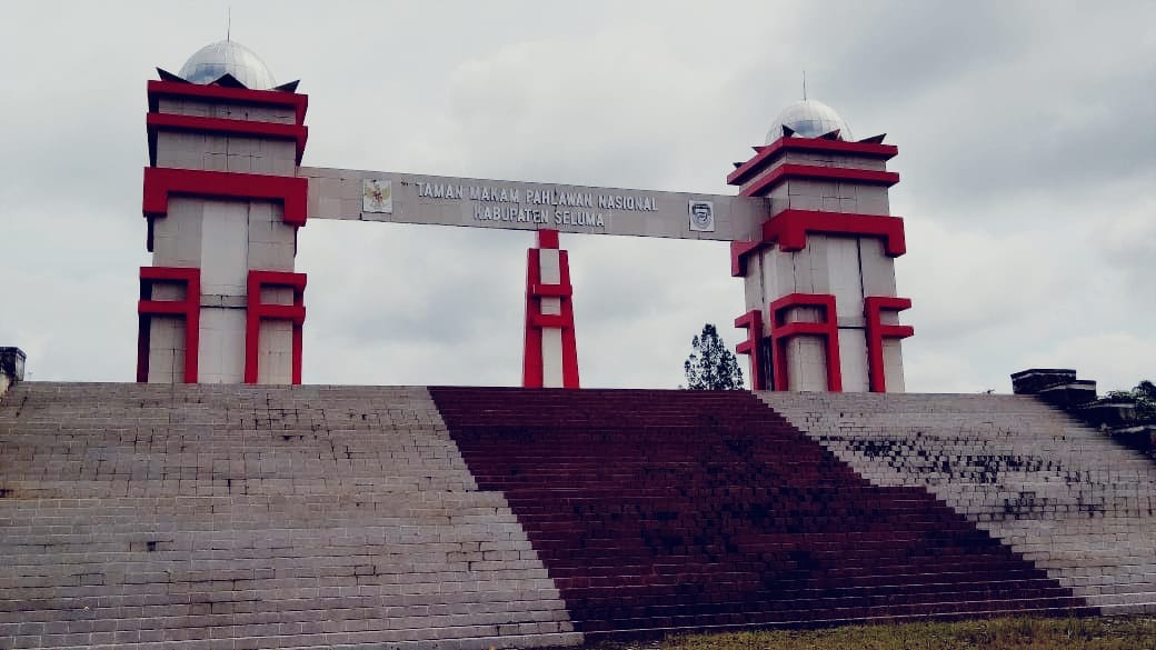 Bangunan Taman Makam Pahlawan Seluma, Megah !!! Ini Penunggunya.... 