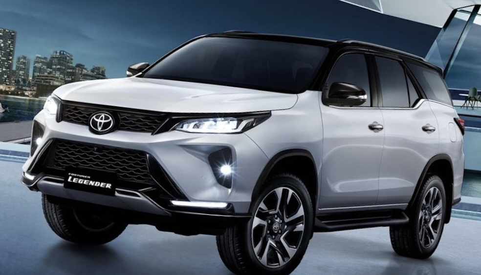 Toyota Meliris Mobil Fortuner Sport Terbaru 2024 Pertengahan Tahun Diluncurkan Modern Terbaru Fitur Canggil