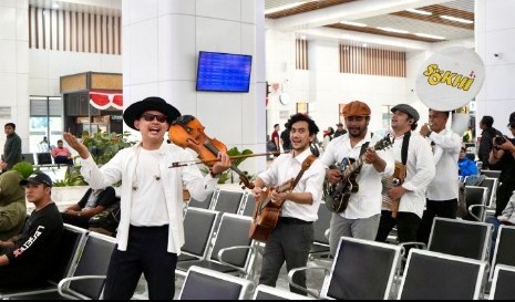 Musisi Jazz hingga Musisi Jalanan Hadir di Stasiun Whoosh, KCIC Berikan Pengalaman Menarik  Penumpang