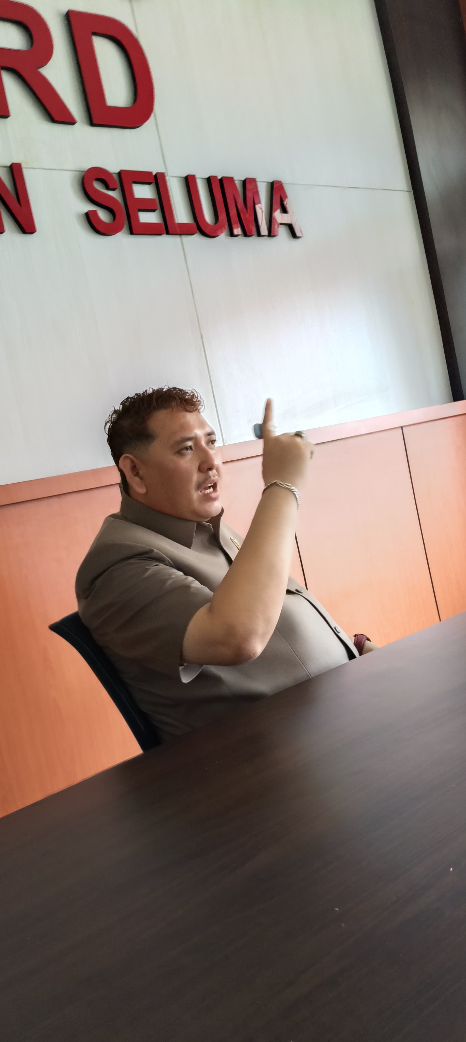 Kini, Warga Desa Simpang Masih Menyebrangi Sungai, Jembatan Tak Kunjung Dibangun