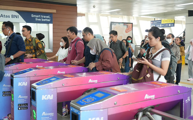 LRT Jabodebek Lengkapi Berbagai Pilihan Akses Pembayaran Cashless