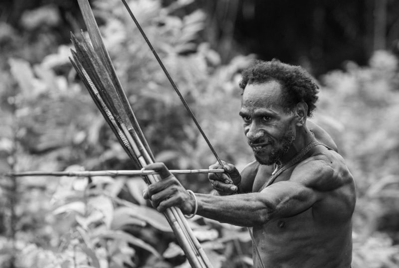 Suku Pemakan Manusia di Papua, Rumahnya Diatas Pohon Setinggi 50 Meter