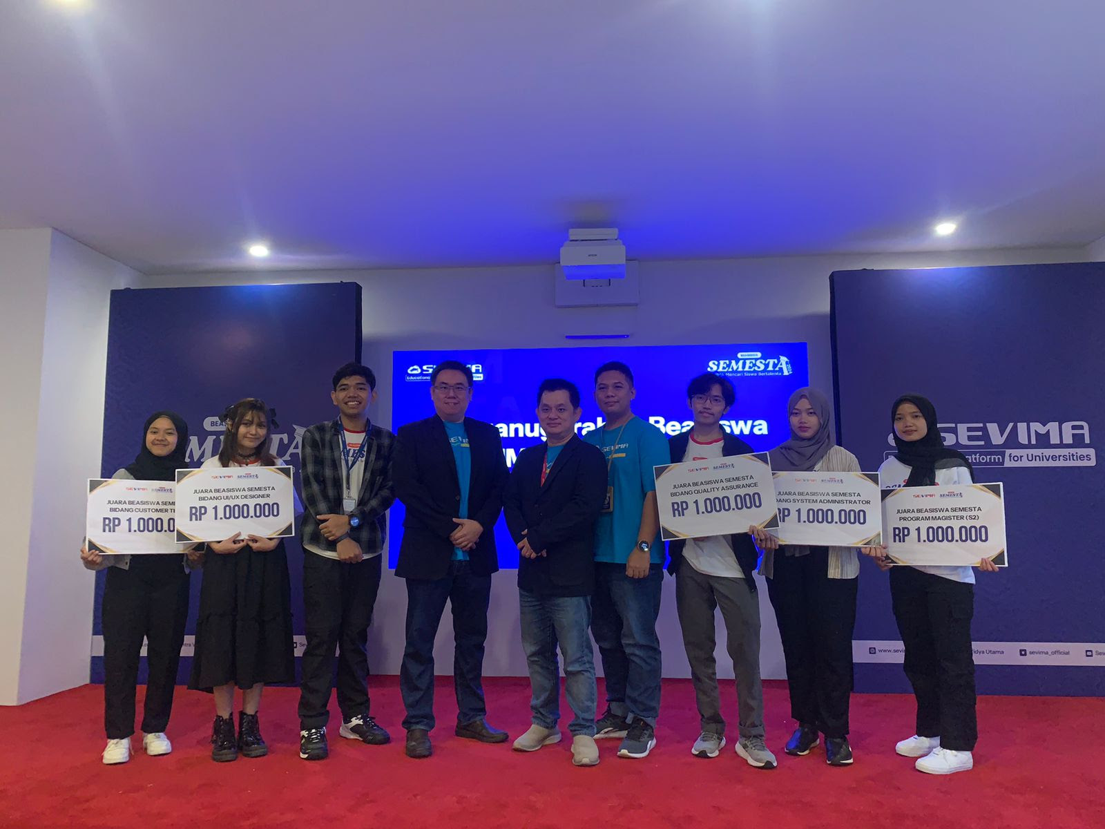 Enam Siswa Bertalenta Raih Beasiswa Semesta 2025, Kuliah Gratis di ITS & BINUS      