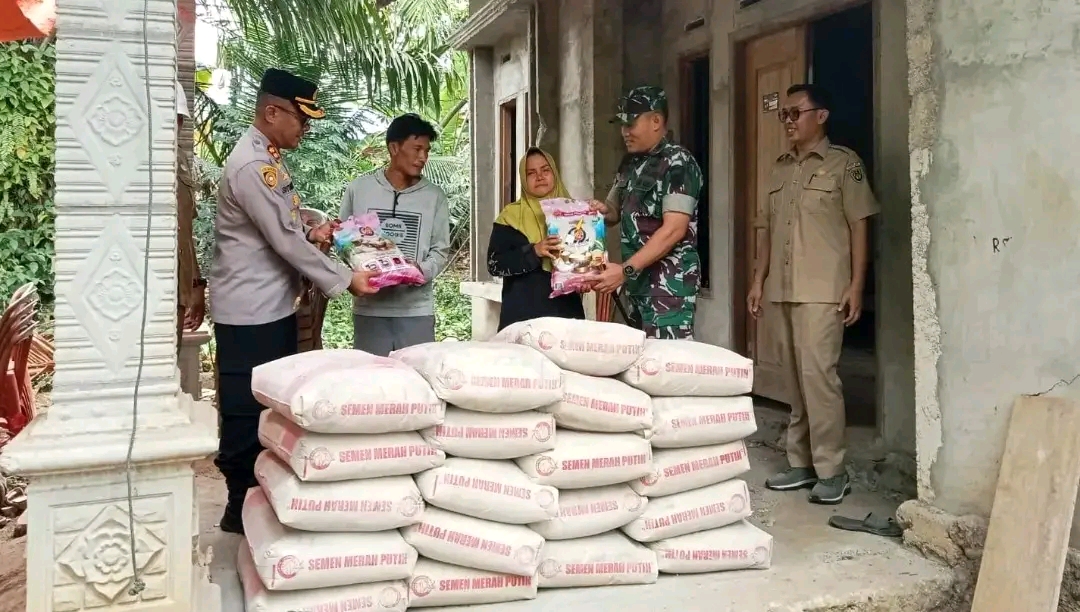Dandim 0408/BS-K  Bantu Matrial ke Rumah Warga Ulu Manna  yang  Rusak Terdampak Gempa