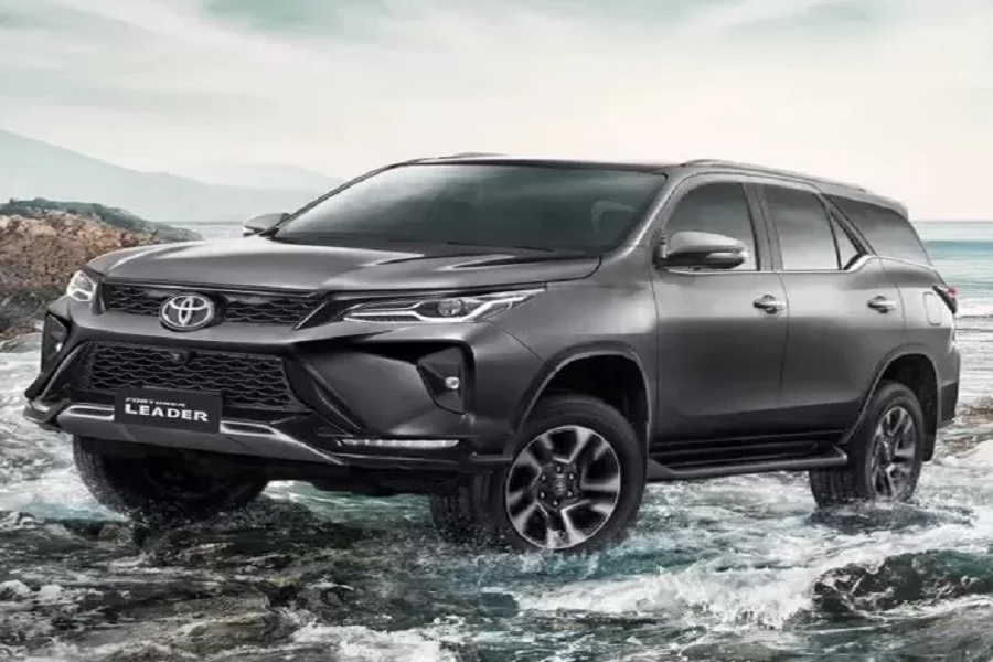 Intip Spesifikasi Toyota Fortuner GR Sport Mobil SUV Tangguh dan Handal Memiliki Teknolovi Canggih Fitur 