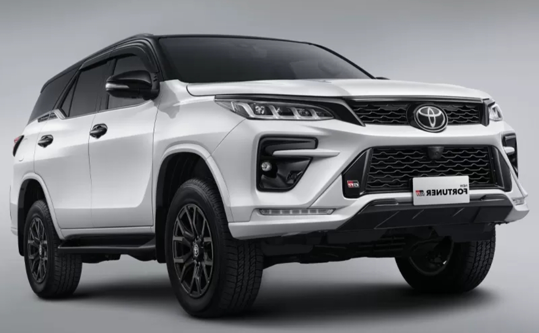 Toyota Fortuner Diesel 4x4 GR Sport Terbaru Varian Paling Bagus dan Mahal Desain Canggih dan Mewah Populer