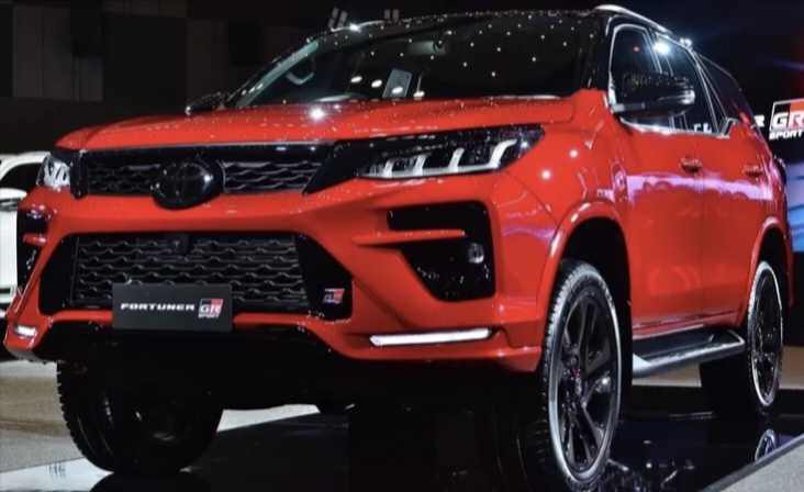 Intip Spesifikasi Toyota All New Fortuner Warna Merah, Masuk Indonesia 2024? Tampil Lebih Mewah dan Sangar!   