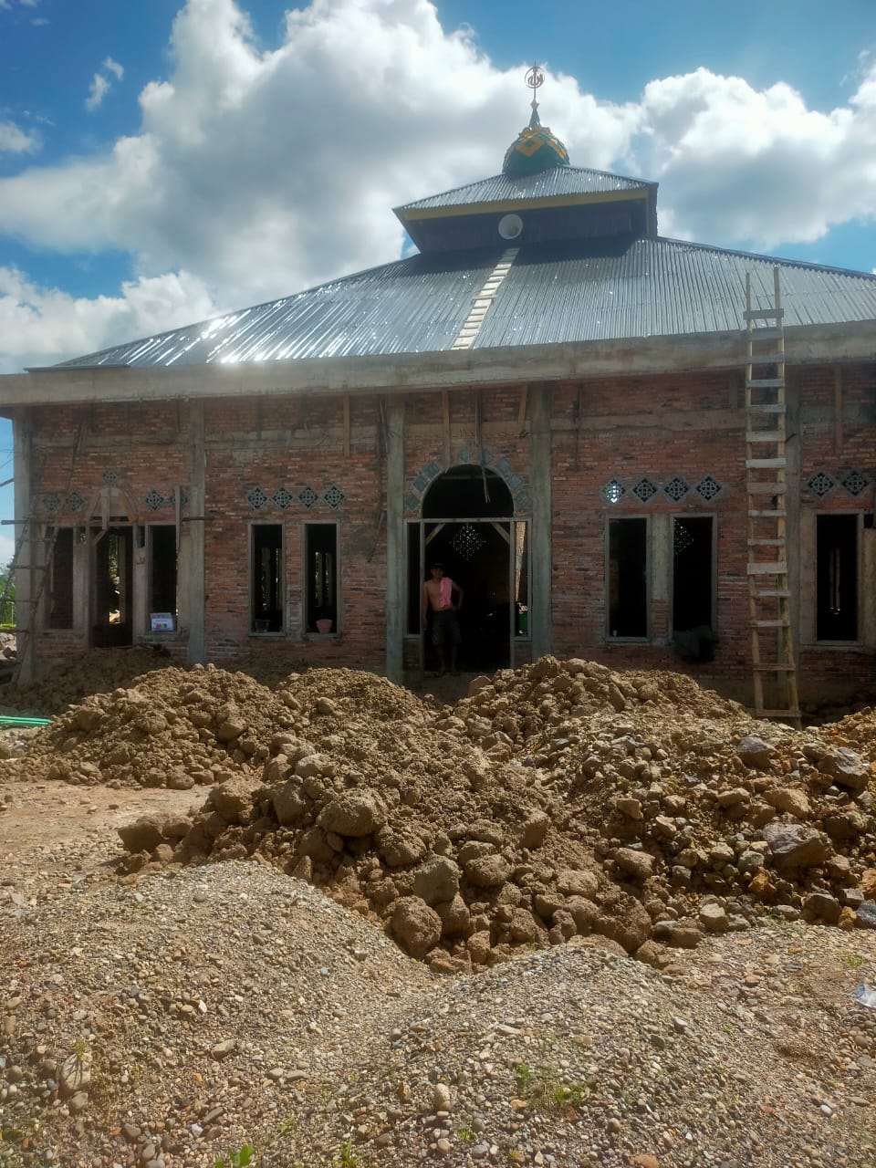  Butuh Bantuan Dermawan, Warga Batu Balai Seluma Bangun Masjid Al Falah Secara Swadaya 