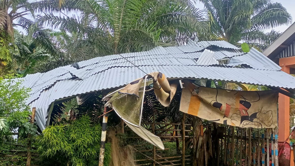  Angin Puting Beliung Rusak 6 Rumah di  Seluma