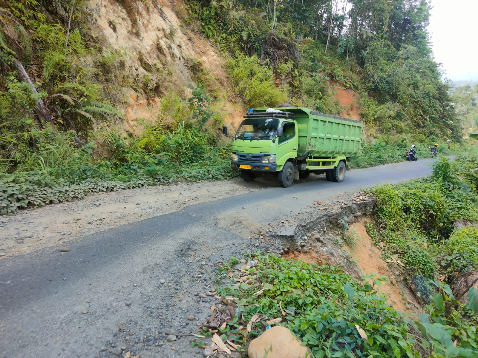  2 Tahun Sudah, Jalan Longsor Menuju Desa Napal Jungur Seluma Belum Diperbaiki