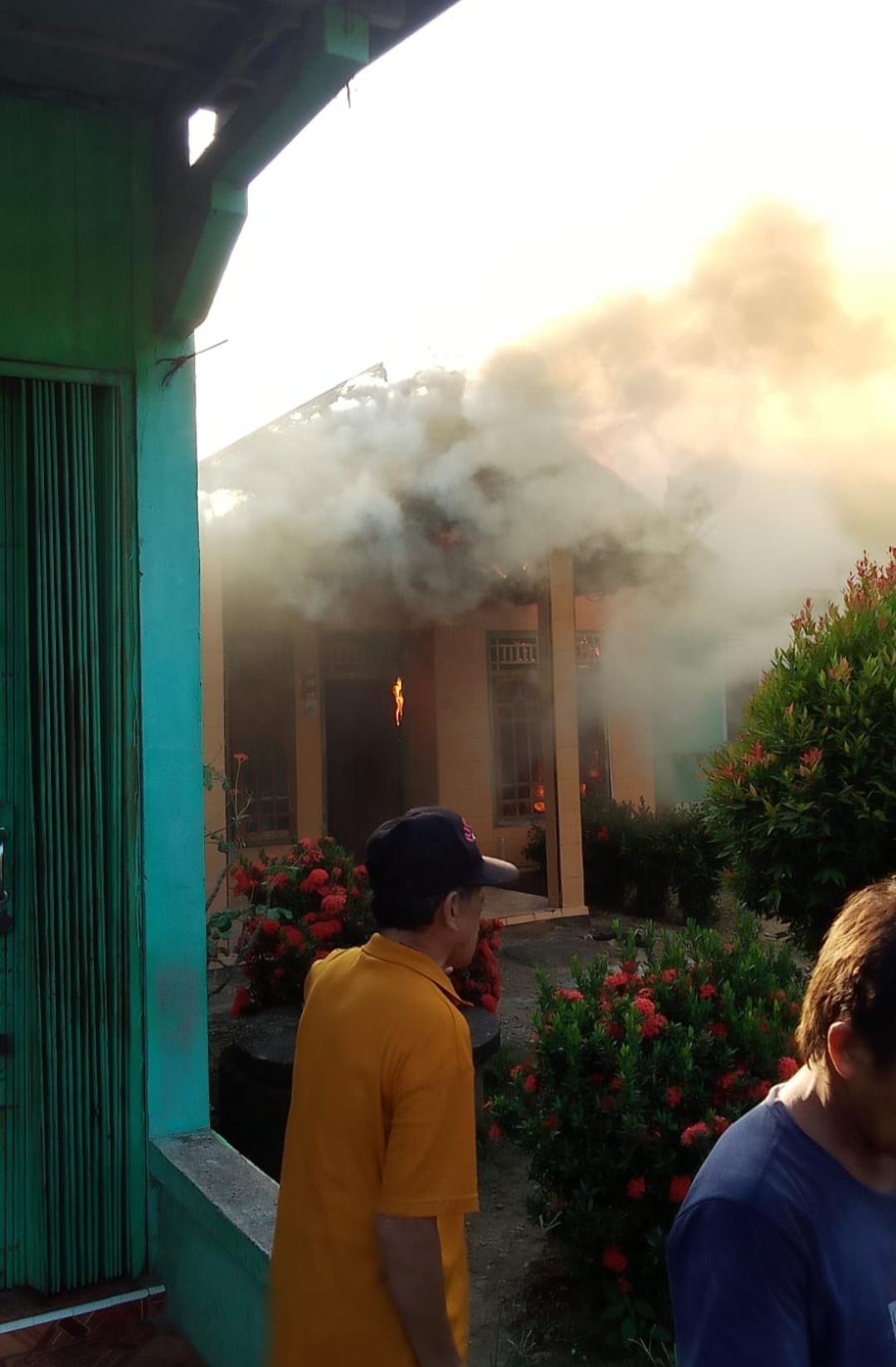   Diduga Korsleting Listrik, Rumah Warga Padang Peri Seluma Ludes Terbakar