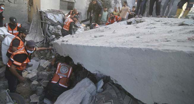  1000 Orang Lebih Tertimbun Reruntuhan Gedung, Akibat Dibom Israel!