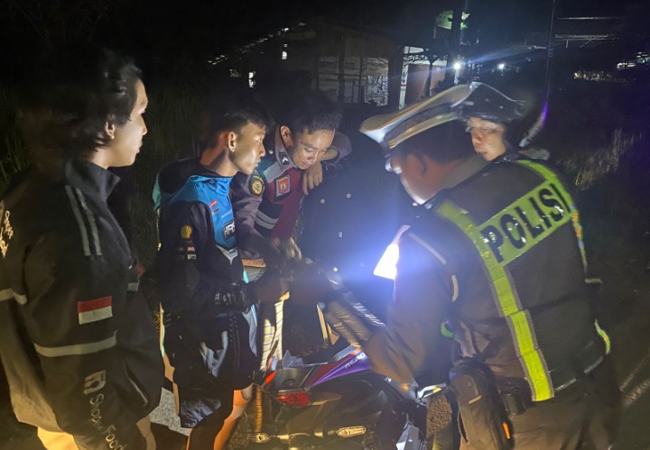 Perang Sarung Resahkan Warga Saat Tarawih, Pelajar SMA Kocar Kacir Saat Digerebek Polisi