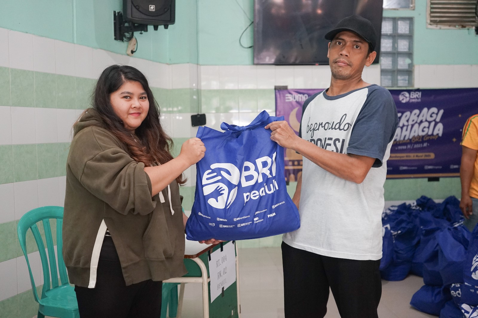   BRI Group Berbagi 100.000 Paket Sembako Bagi di Bulan Ramadan, Perkuat Ketahanan Sosial Masyarakat