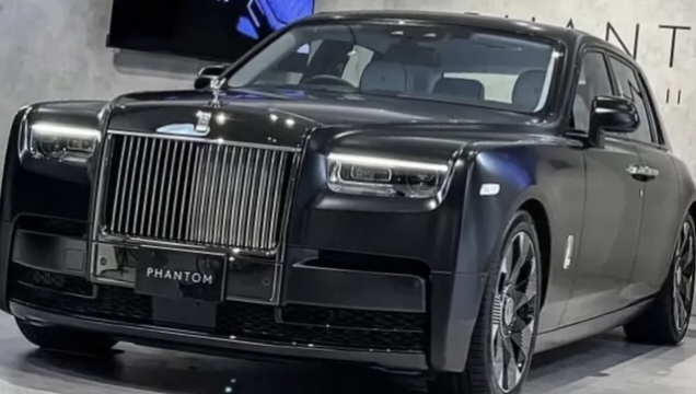 Teknologi, Rolls Royce Phantom 2023 Kecanggihan Mobil Super Mewah yang Hanya Diproduksi 3 Unit