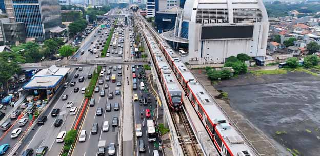  Lampaui Target, LRT Jabodebek Layani 202 Ribu Pengguna Selama Libur Panjang Waisak