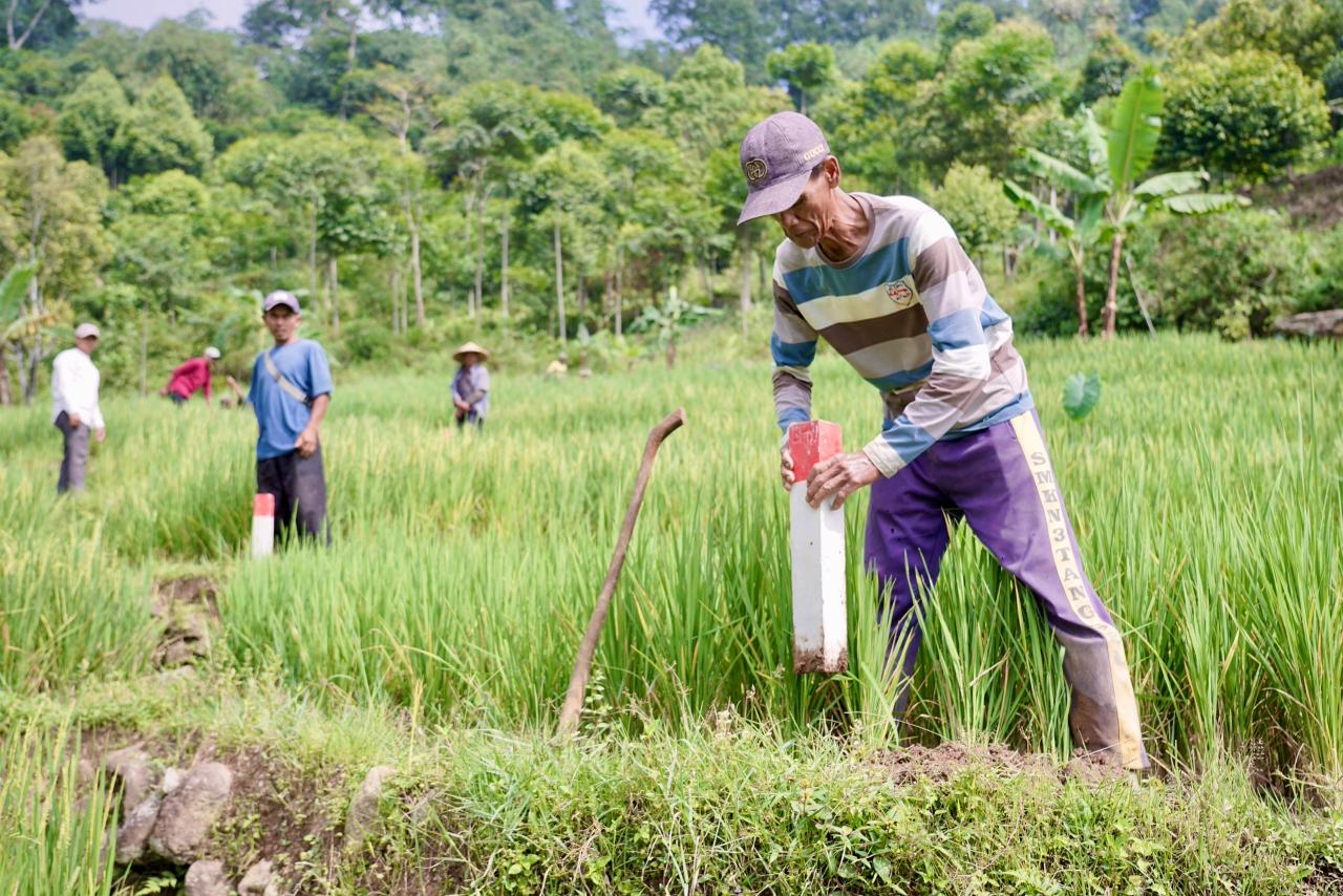 Pasang Patok Batas Tanah, Cegah Sengketa dan Konflik dengan Tetangga