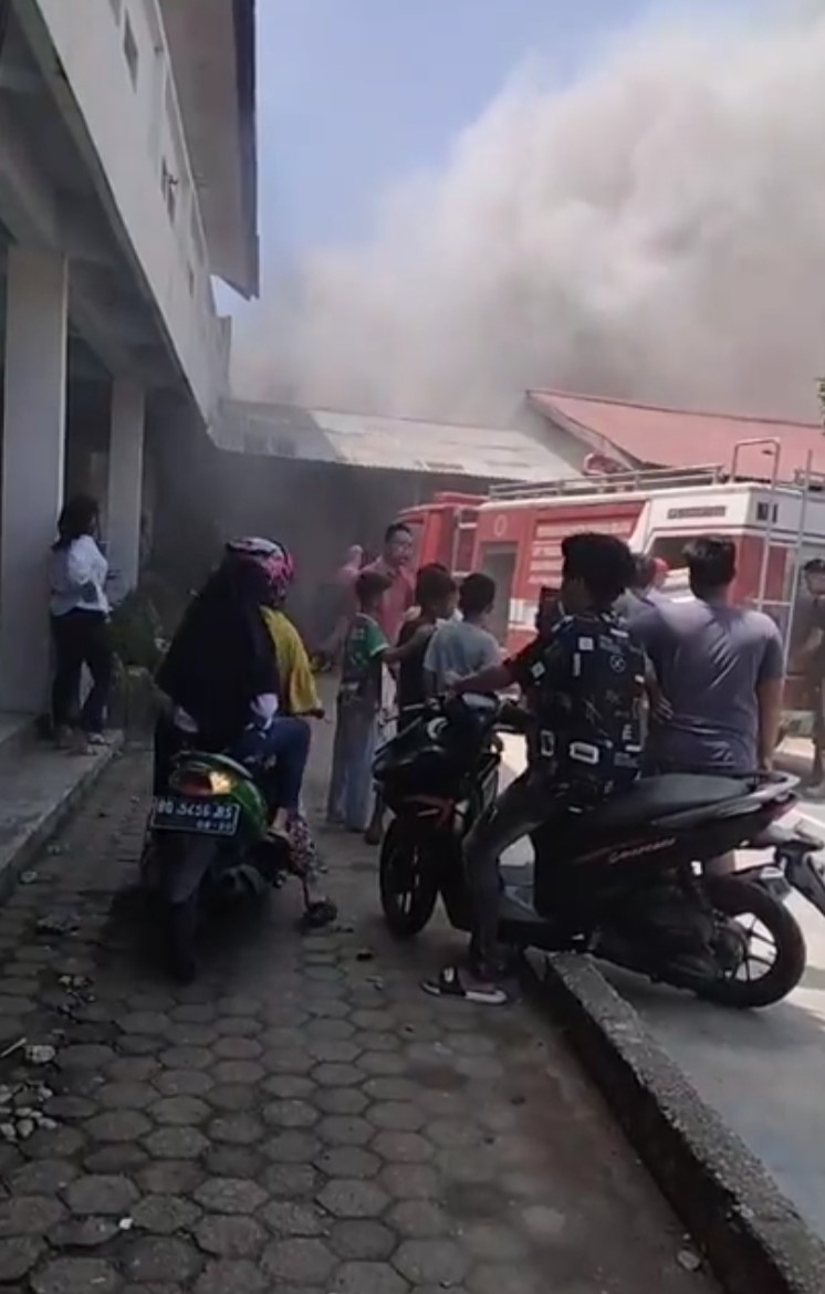  Gedung Asrama Pesantren  Al-Quraniyah Bengkulu Selatan Terbakar