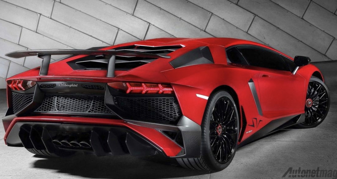 Mobil Termewah Ferrari Lamborghini Aventador SV Rear Quarter Terkenal di Indonesia 