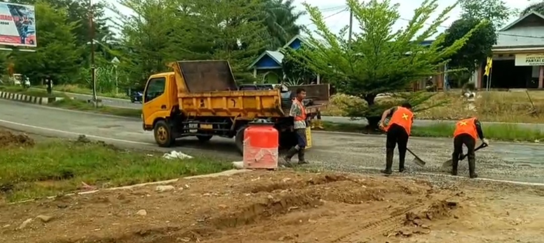 BPJN Bengkulu Perbaiki Lubang Jalan di Kota Tais, Usai Marak Insiden Pecah Ban