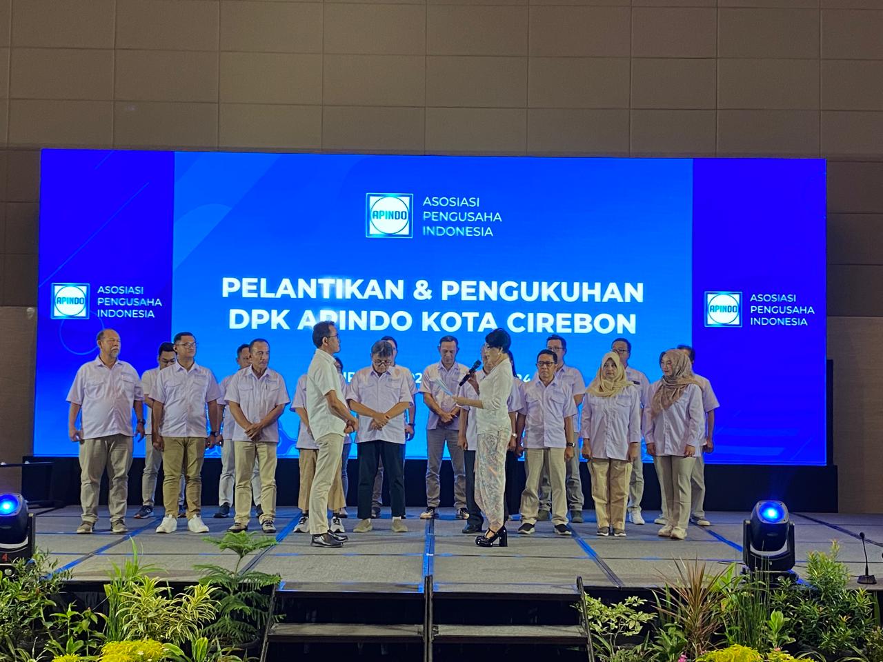   Hadiri Pelantikan dan Pengukuhan DPK Apindo Kota Cirebon, Enggartiasto Minta Pengusaha Investasi