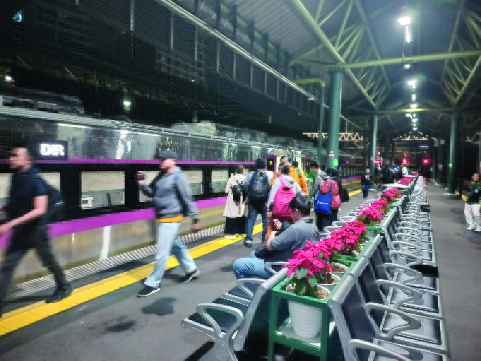 KAI Catat Kenaikan Pengguna LRT Jabodebek pada Periode 1–14 Desember 2025