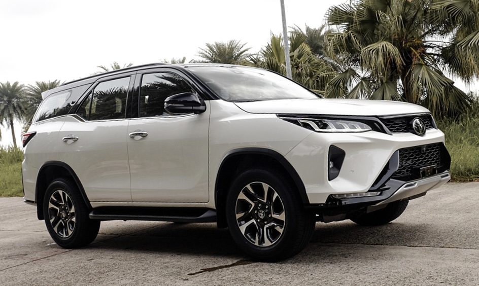 Toyota Luncurkan Mobil SUV Fortuner Sport Terbaru Desain Elegan dengan Fitur Sistem Canggih Harga Terjangkau! 